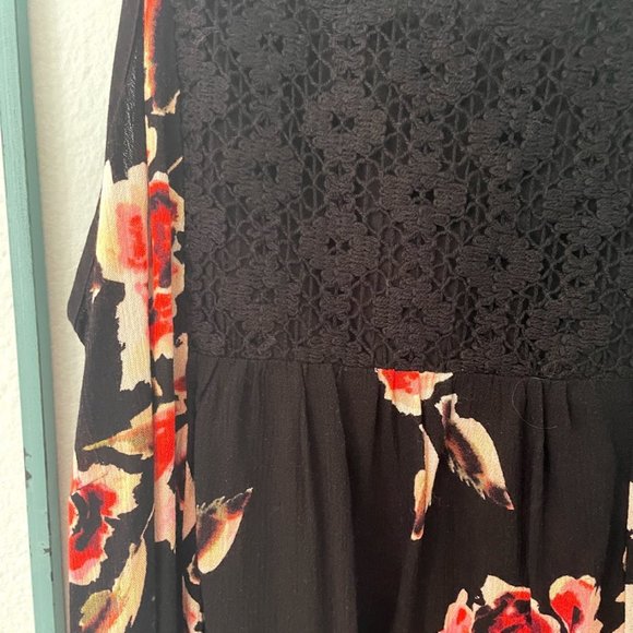 NWT Kendall and Kylie Floral Dress - Picture 2 of 5